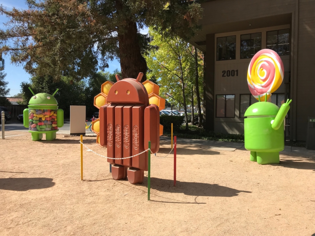 La sécurité informatique - Statues Android sur terrain de jeux